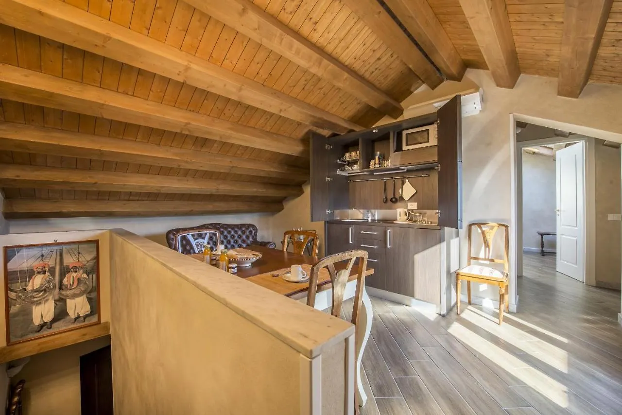 Palazzo Conte Federico Apartments Παλέρμο 0*,